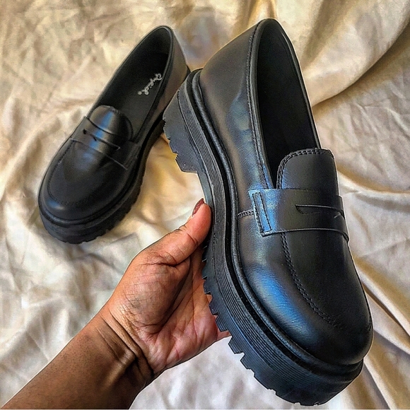 🚨BLACK FRIDAY DEAL// Black platform Loafer - Picture 3 of 3
